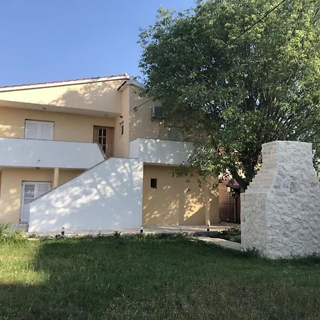 Veronika Apartamento Sukošan