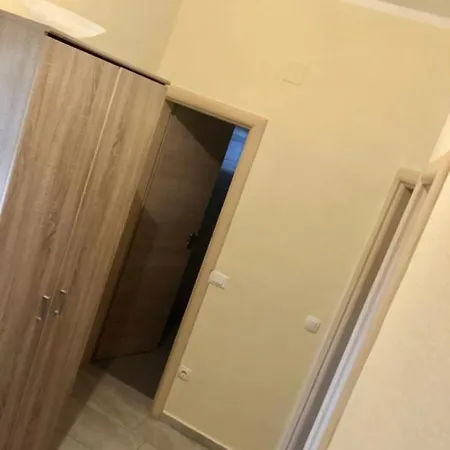 Veronika Apartment *